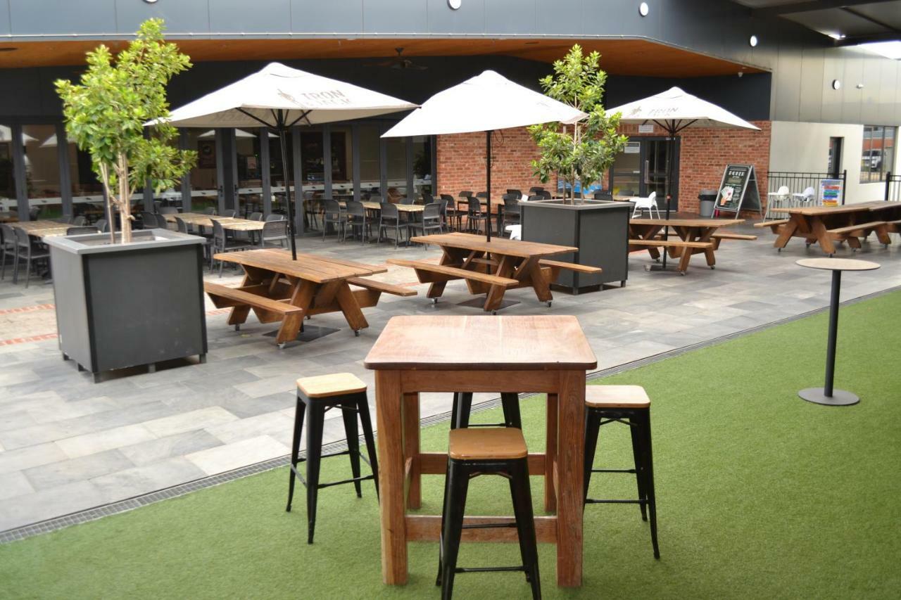 Garden Hotel Dubbo Exteriör bild